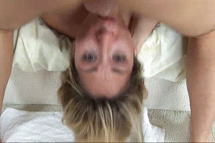 Hot Girlz: Sexy nezbedná teenagerka je tak dobrá v kouření a hlubokém...