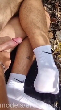 Já už nejsem heterosexuální. Ošukal jsem všechny díry velkým ptákem a výstřikem na kraji silnice