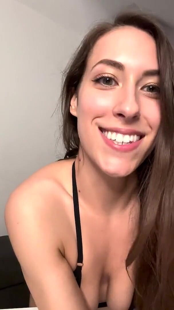 Kimber Lee: Kimber Lee, danse privée, se transforme en baise de chatte