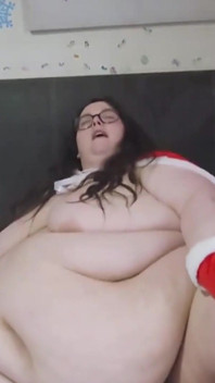Nyonya Claus muasin memeknya bagian 1