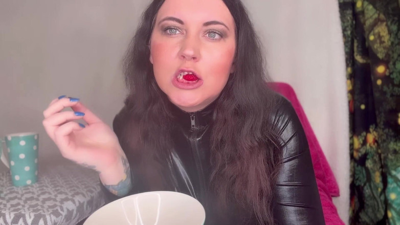 MissFFW: Panna Ffw Asmr jedzenie malin