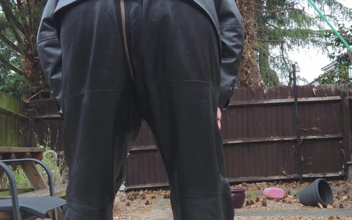 Leatherman63: Early Morning Leather