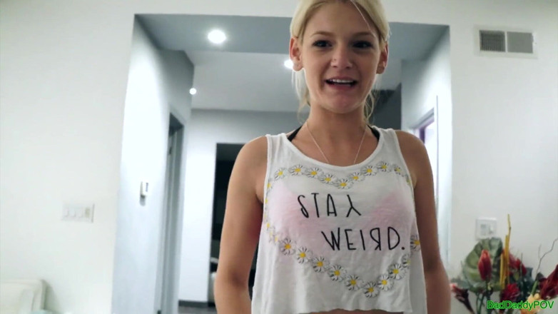 BadStepFamilyPov: Hope Harper吮吸继父的鸡巴