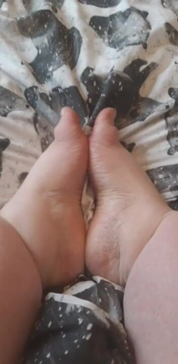 SSBBWLadyBrads: Tlusté baculaté nohy