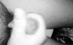 Sono vergine, mostrami come mi assaggiano le trombate. Non voglio più mastubare!