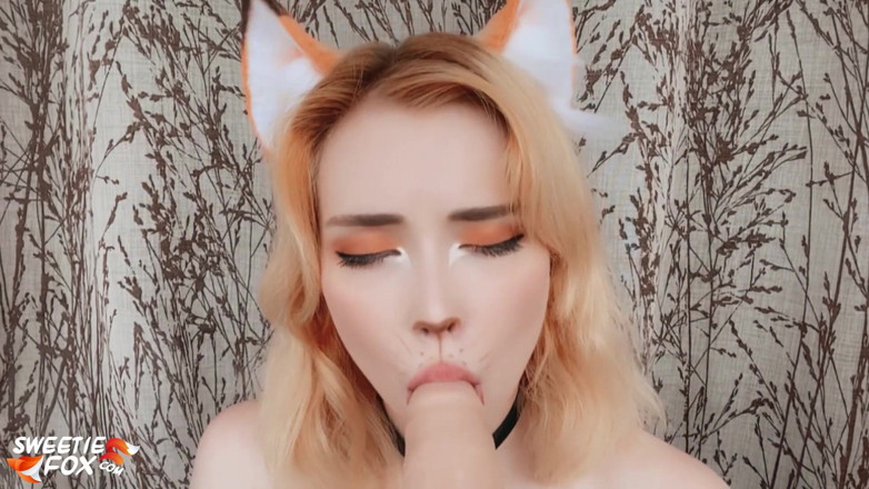 Sweetie Fox: loszka wysysa duże dildos zbliżenie - fox cosplay