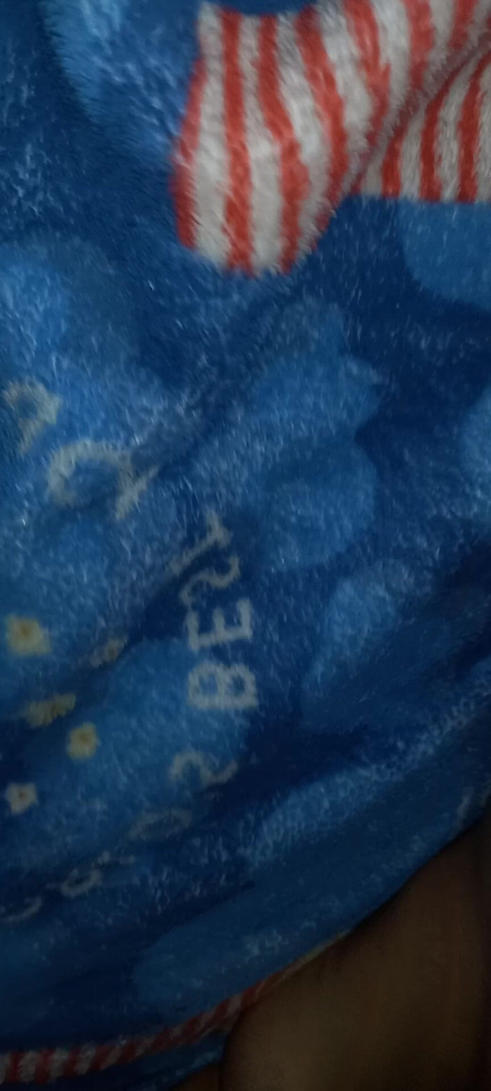 Mangacaribe: 남편이 일하는 동안 화상 통화에 실패하는 마누라를 지켜보는 남편