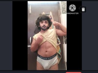 Desi Panda: 야외 욕실에서 자지와 엉덩이로 목욕하는 인도 게이 십대 소년