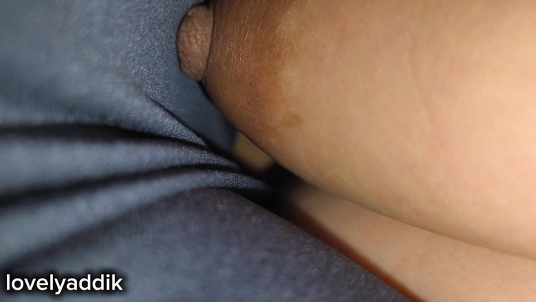 Lovelyaddik: सौतेली मम्मी उसे कंबल के नीचे देखना पसंद करती है