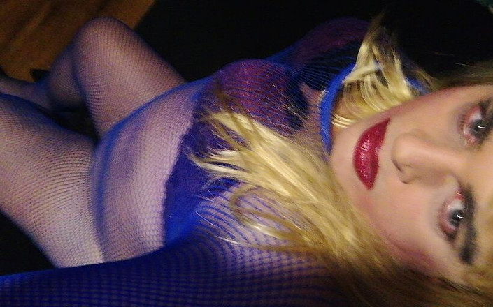 Arastenia: Děvka bije