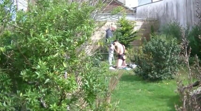 Gaybareback: Twink von bösartigem papi ohne gummi gefickt