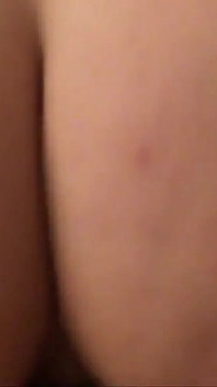 Mooie jonge brunette hard geneukt en sperma op lichaam in pov