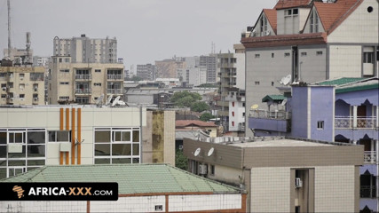Africa-XXX: Las tentaciones de una linda dama africana