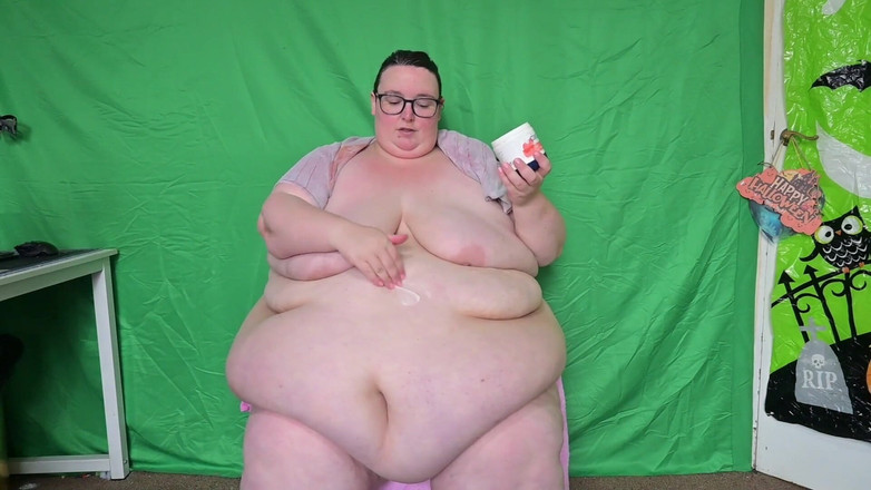 SSBBWLadyBrads: SSBBW tlusté tělo suché po sprše pomocí ručníku, část 1