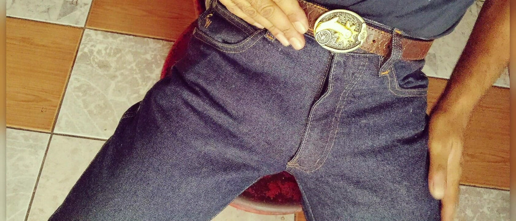 Stink HairyMale: Memakai celana jins dan merokok - orang kampung