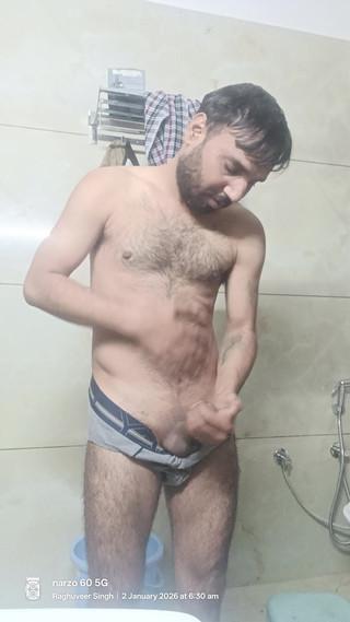 Rajasthani-old-lover: L'indiano del rajasthani desi man si gode la doccia