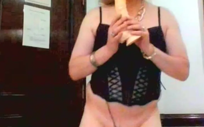 HectorChile1969: Crossdresser Fernanda Gomez Playing with a Dildo in Cam