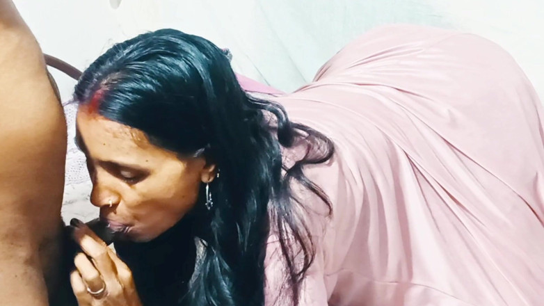 Rojjyny: Apani Patani Ki Peheli Bar Massage Karke Gand Me Ungli...