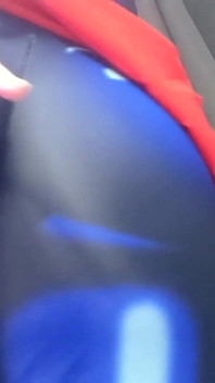 Captain Marvel sexuálně dominuje Buckymu
