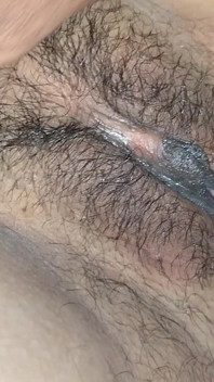 Chica india del pueblo folla