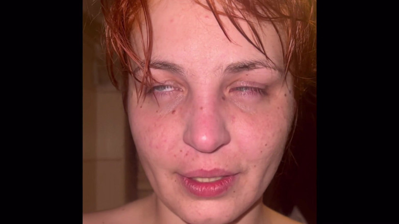 Elena917: Uso da noite - tapa, facial, gozada facial no olho, chuveiro...