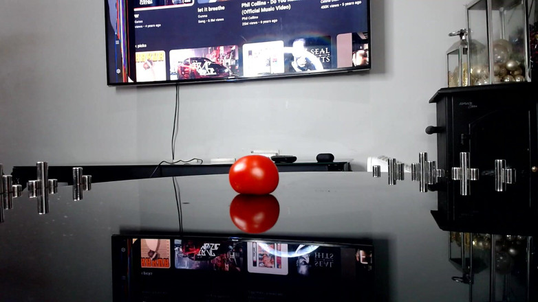 Maeling: Verplettering van cherry: ballen tomaten
