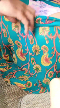 Amatoare indiană sexy Desi Rukhsara Bhabhi din Delhi suge pula și se fute pe cameră în poziția capră