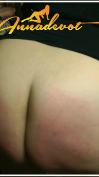 Gros Cul BBW Donné Une Fessée Jusqu’à Ce Qu’il Brille Bien, Tu Ne Vas Pas Croire À Quel Point Ça Me Rend Excité.