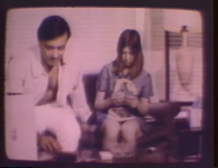 Vintage megastore: Starý zvrhlík nadržený pro náctiletou kundičku