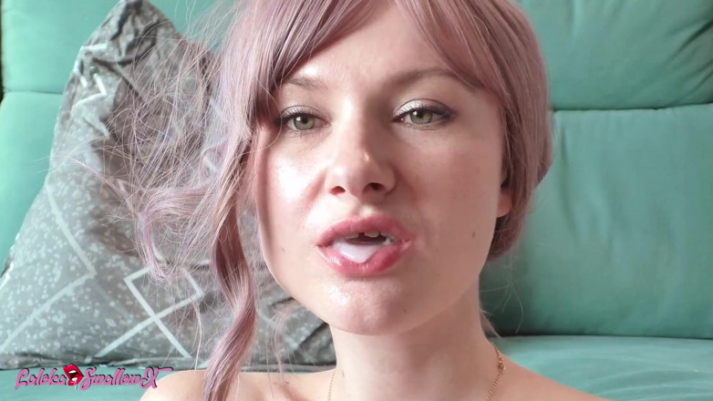 Laloka4you: Une beauté juteuse suce sensuellement une bite et avale du...