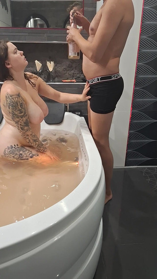 Bastet: Büyük memeli milf (orta yaşlı kadın) ve kocası jakuzide derin sürtünme...