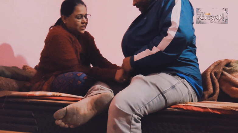Crezy cpl: Bhabhi lo tomó por el culo por primera vez