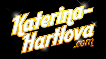 Katerina Hartlova: 大きなおっぱい熟女とキツネの尾に階段の吹き抜けに建物