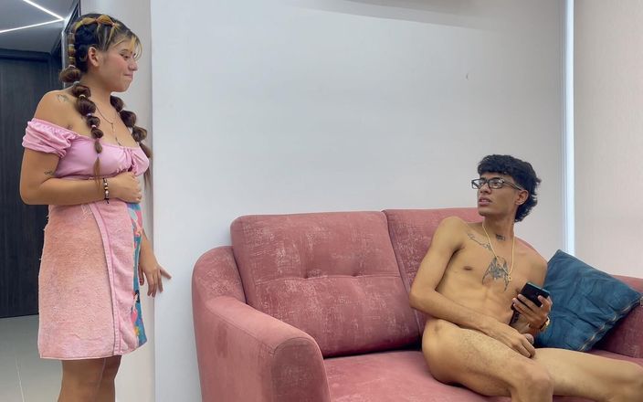 Gabriela Wish: 如果你不操我，我会告诉我的继父，你用我的照片自慰：小拉丁女郎因为贪婪而被狠操。