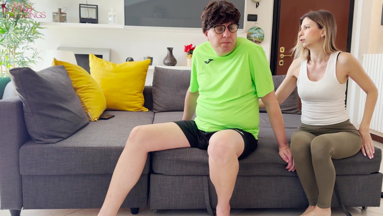 MissLeggings: Stepson's Mature Physiotherapist Reveals Young Man's Perversion for Mature Women...
