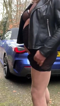Crossdresser amator Kellycd2022 în ciorapi sexy fără cusăt