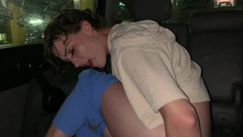 AhanuReed: Meando en el coche
