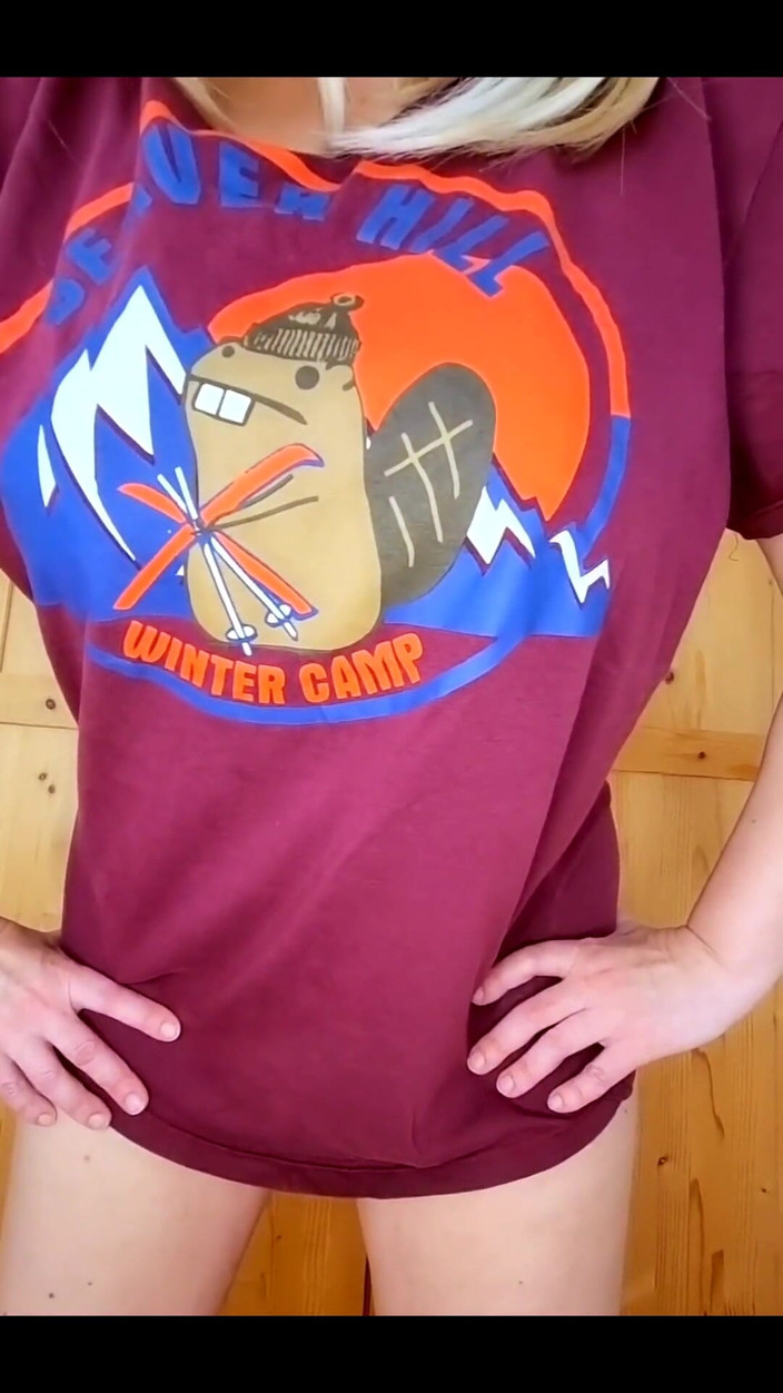 BritneySwallows: Beaver Lodge , acampamento de inverno obsf? Mais velho, mas ainda...