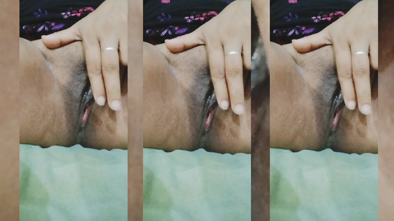 EMILYKIRAN: Meri Phudi Bhi Dekh Lo Please Me Bohat Gareeb Hun
