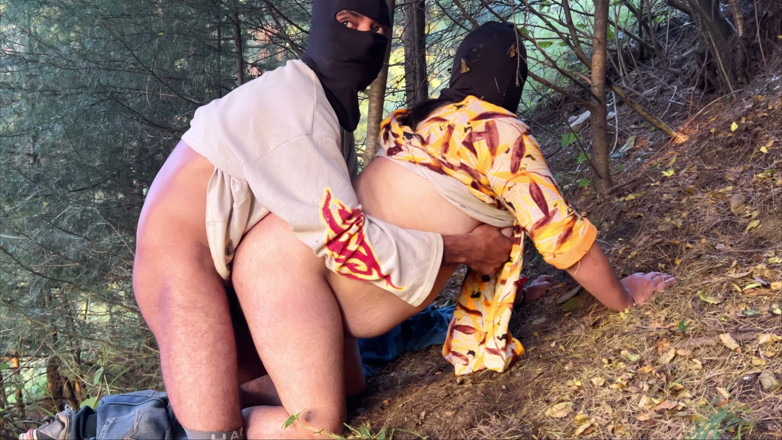 Rating: The Husband Teased His Wife in the Jungle