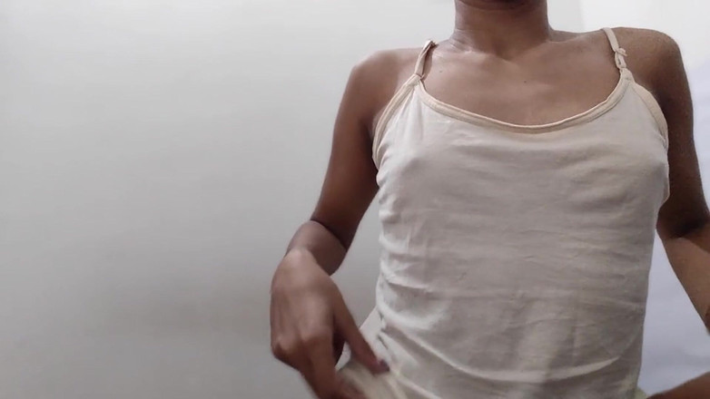desigirl93: Vacker älskling flicka som leker med sin fitta riktigt hemlagad