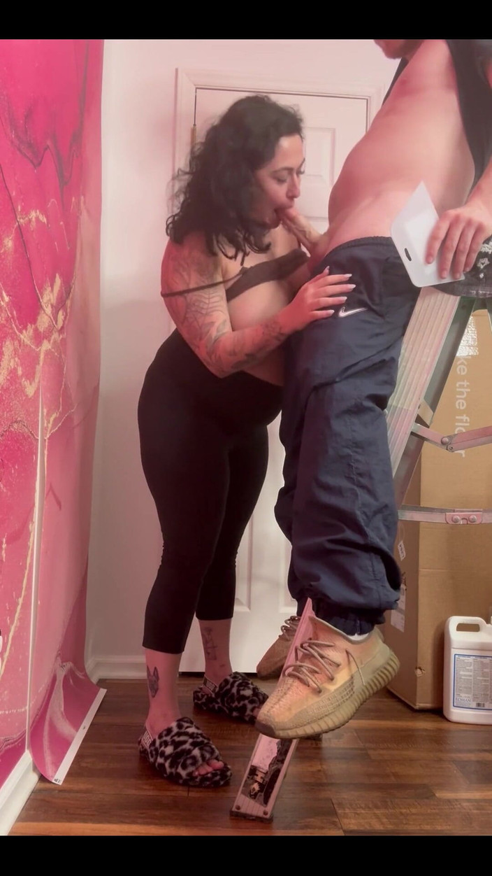 Josie Jaxxon: Merdivenlerde oral seks