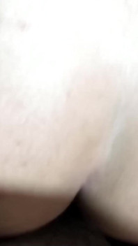 샤워 중 섹스하고 샤워하는 동안 존나게 따먹히다