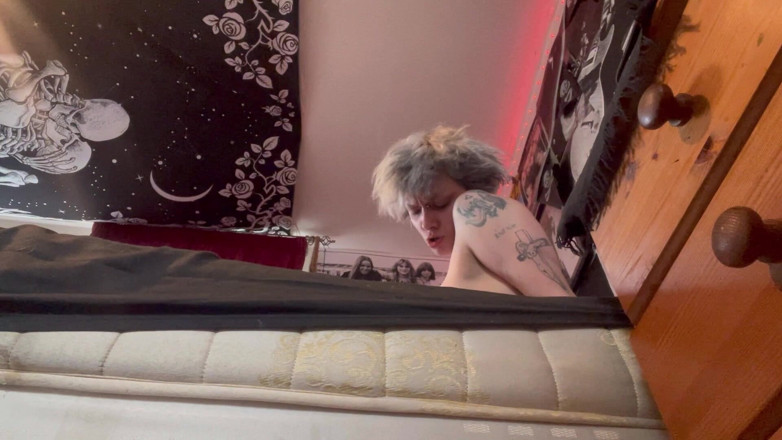 Glitterqueen1999: Giantess Tiny Secretly Watches Me Shower and Pee Eat Breakfast
