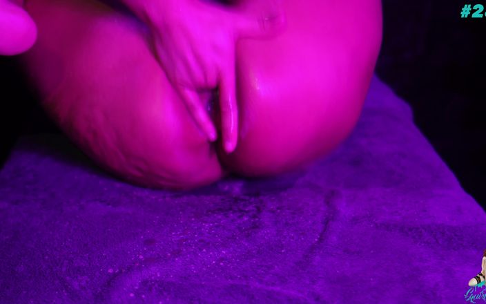 Squirting Sp: 45-річна волохата мамка прийшла зробити свій перший сквірт під час масажу