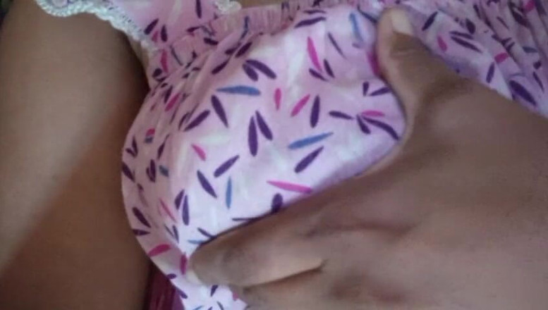 Miya White: Srílanská slavná herečka Anne v posteli thuch její velká prsa...