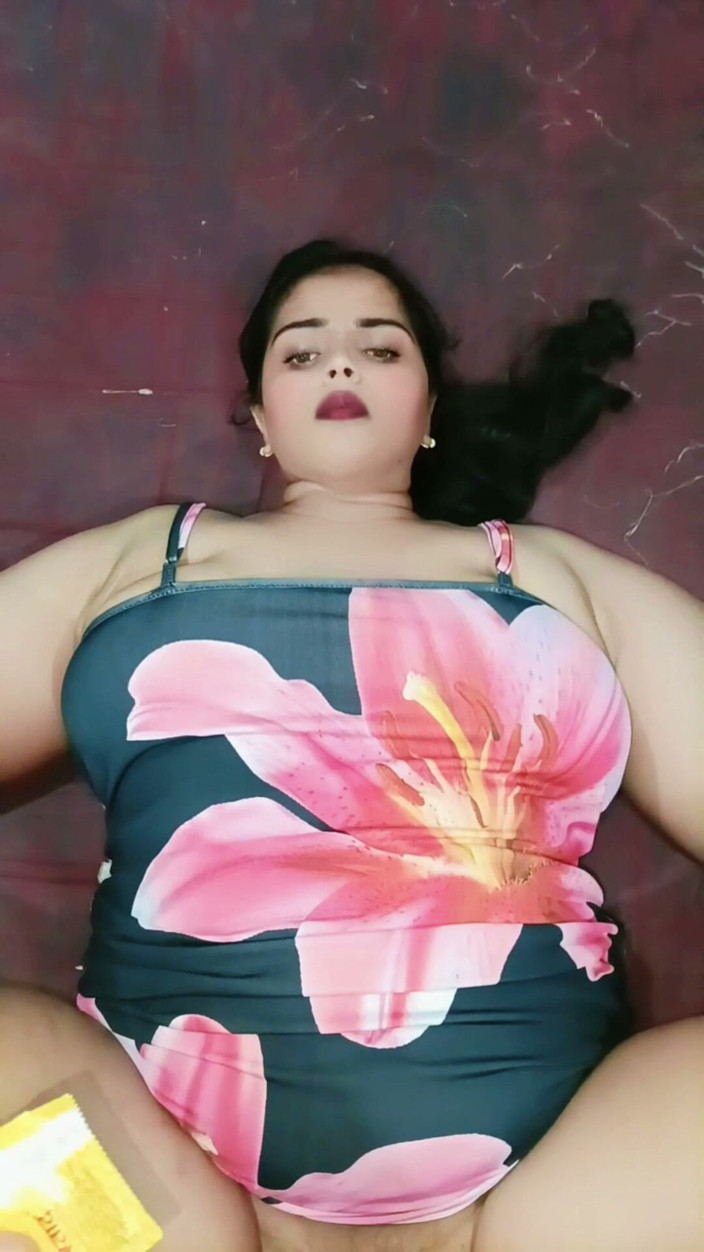 Sexy_girl_nehu: Mi scopo la mia figa stretta indiana india dopo molto...