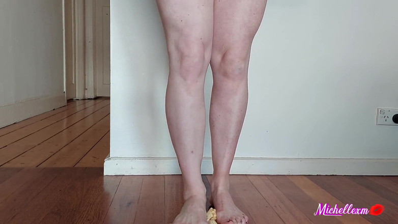 Michellexm: Foot Squishing Banana