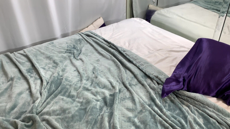 Erin Electra: Stepsis gets a creampie from stepbro