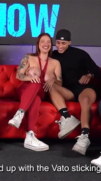 Culona latina tiene sexo duro delante de gorda - knock knock & juan bustos show